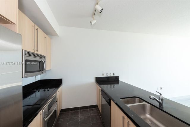 79 SW 12th St 1105-S, Miami, FL 33130