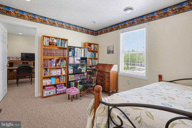 33 LONGSTREET DRIVE, Carlisle, PA 17013