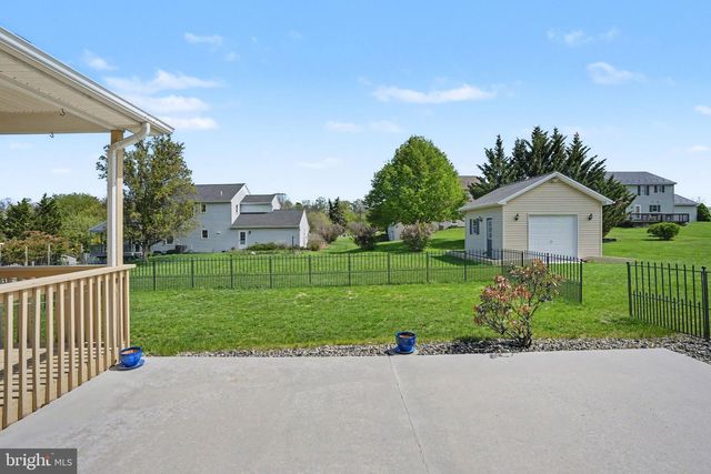 33 LONGSTREET DRIVE, Carlisle, PA 17013