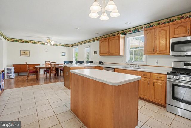 33 LONGSTREET DRIVE, Carlisle, PA 17013