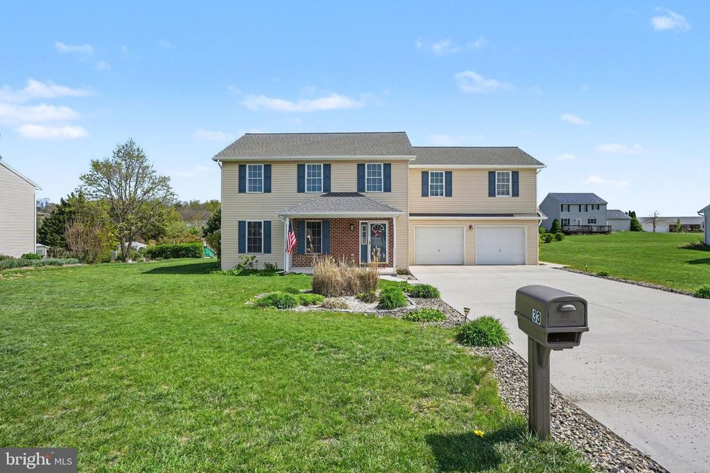 33 LONGSTREET DRIVE, Carlisle, PA 17013