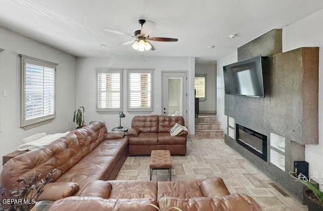 341 Vin Almoradi Court, El Paso, TX 79912