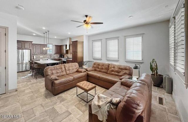 341 Vin Almoradi Court, El Paso, TX 79912