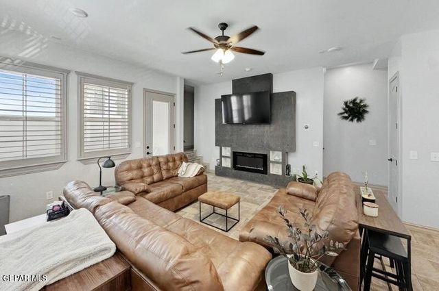 341 Vin Almoradi Court, El Paso, TX 79912