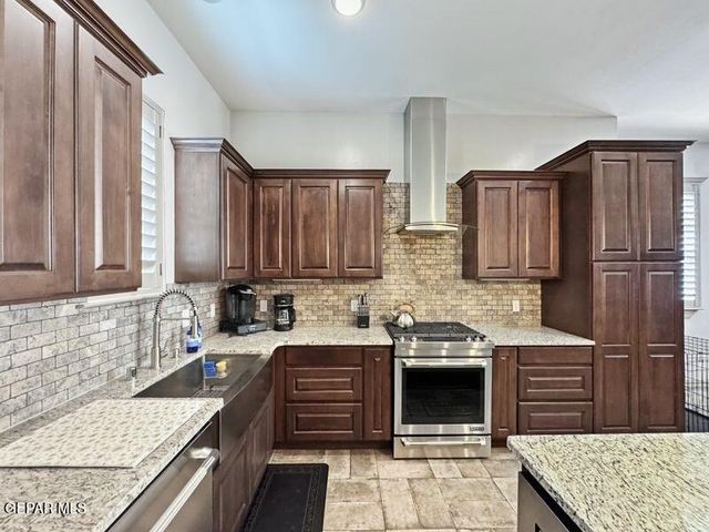 341 Vin Almoradi Court, El Paso, TX 79912