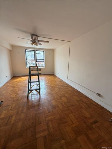 88-30 182nd Street 1B, Hollis, NY 11423