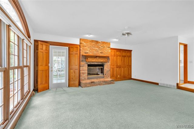 42 East Pinelake Drive, Amherst, NY 14221