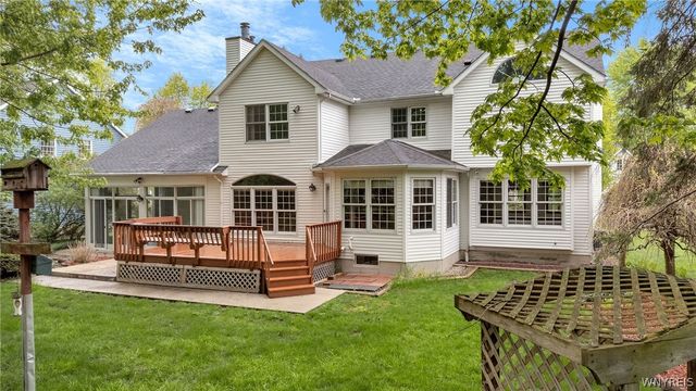 42 East Pinelake Drive, Amherst, NY 14221