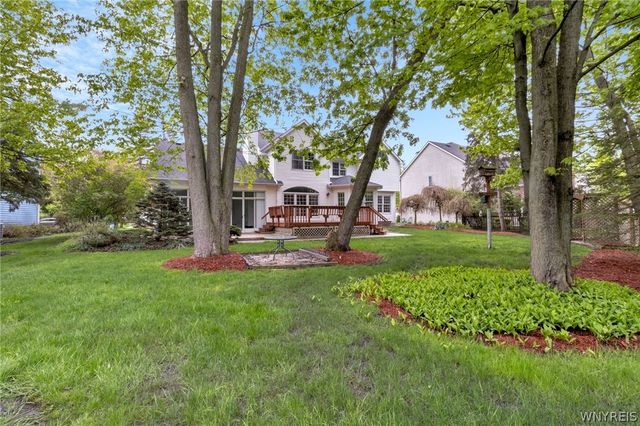 42 East Pinelake Drive, Amherst, NY 14221
