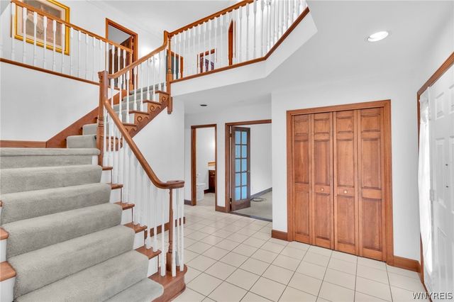 42 East Pinelake Drive, Amherst, NY 14221