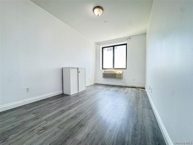 7026 Queens Boulevard 7F, Woodside, NY 11377