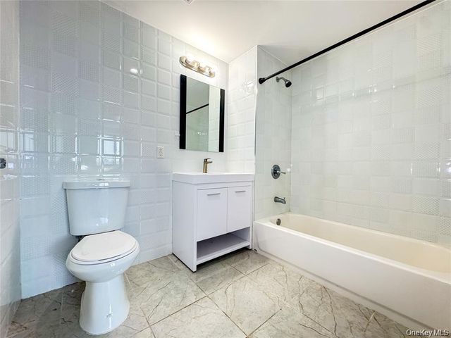 7026 Queens Boulevard 7F, Woodside, NY 11377