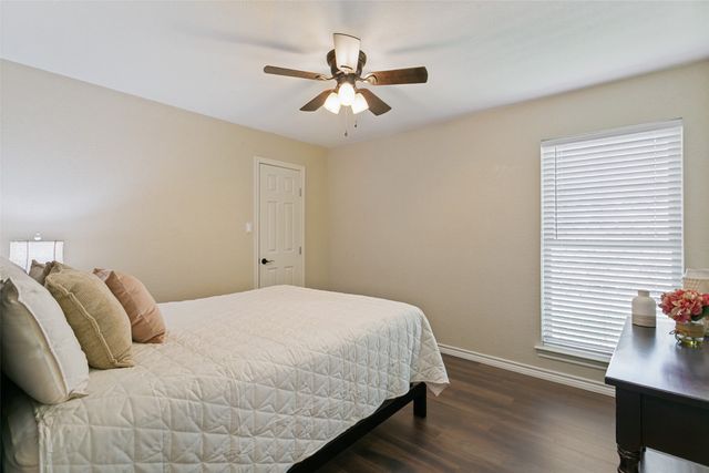 3709 Fieldcrest Lane, Bedford, TX 76021