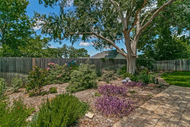 3709 Fieldcrest Lane, Bedford, TX 76021