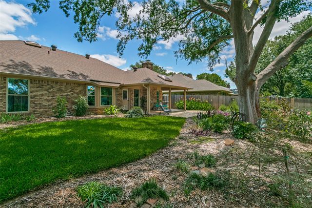 3709 Fieldcrest Lane, Bedford, TX 76021