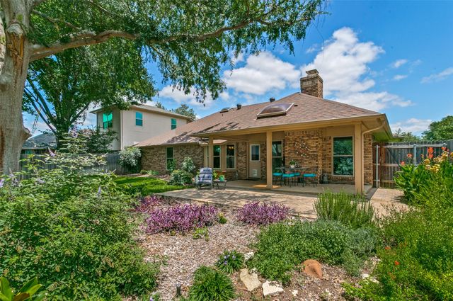3709 Fieldcrest Lane, Bedford, TX 76021