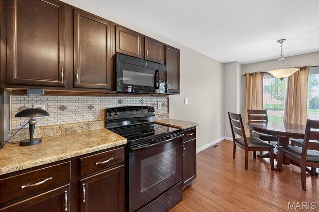 2101 Maple Glen Court, St Peters, MO 63376
