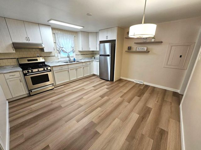 1645 W 40th Avenue, Gary, IN 46408