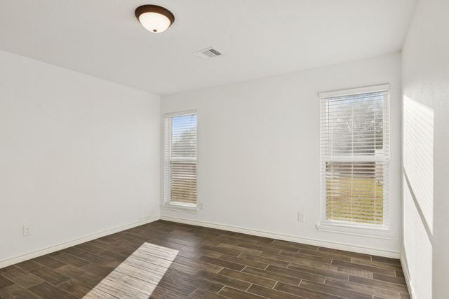 10827 W Mulberry Drive, La Porte, TX 77571