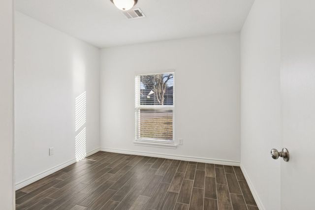 10827 W Mulberry Drive, La Porte, TX 77571