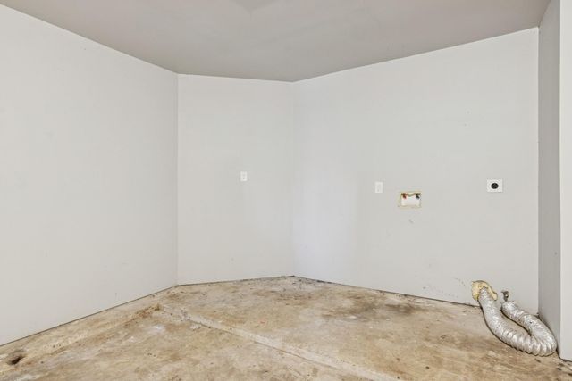 10827 W Mulberry Drive, La Porte, TX 77571