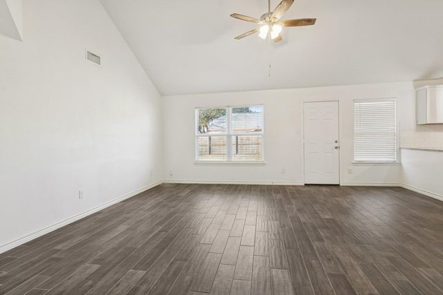 10827 W Mulberry Drive, La Porte, TX 77571