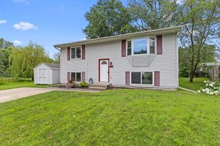 825 10th Avenue SW, Forest Lake, MN 55025