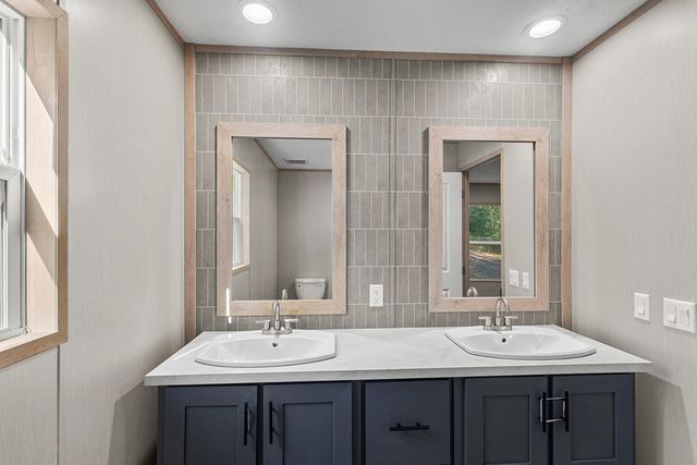 424 Knob Hill Circle, Dothan, AL 36301