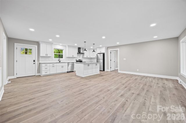 5950 Lake Wylie Road, Clover, SC 29710