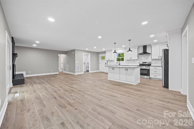 5950 Lake Wylie Road, Clover, SC 29710