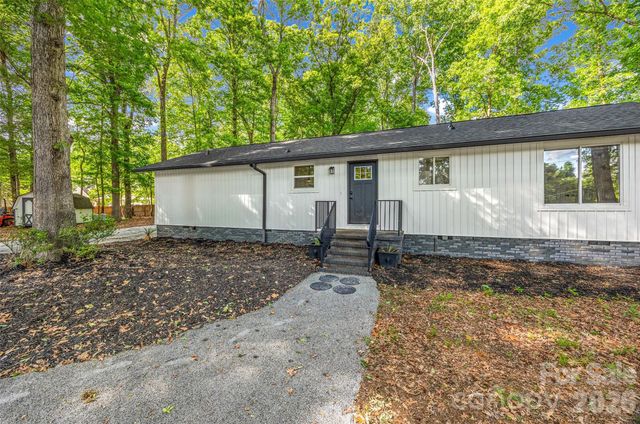 5950 Lake Wylie Road, Clover, SC 29710