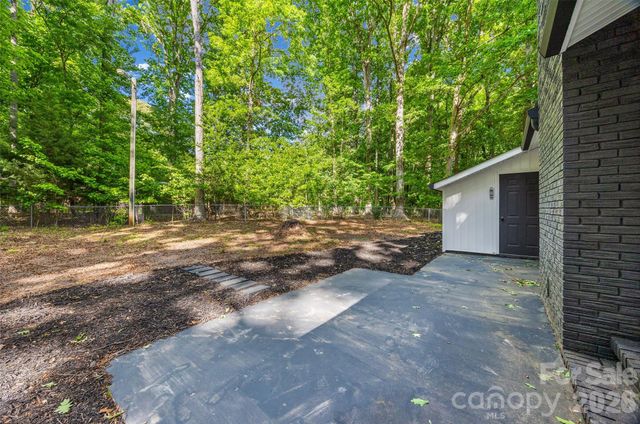 5950 Lake Wylie Road, Clover, SC 29710