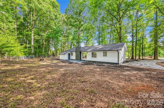 5950 Lake Wylie Road, Clover, SC 29710