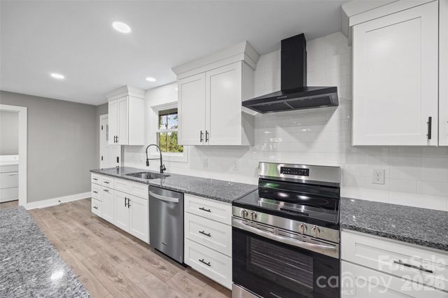 5950 Lake Wylie Road, Clover, SC 29710