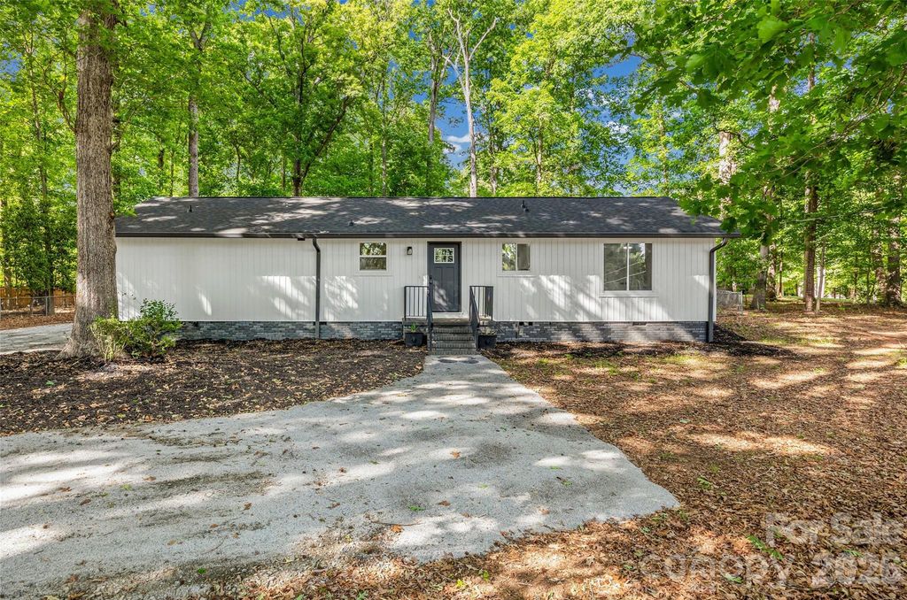 5950 Lake Wylie Road, Clover, SC 29710