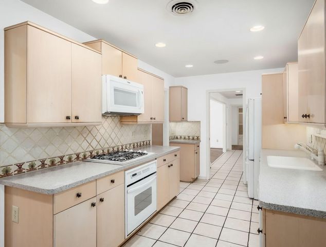 4393 Donington Road, Columbus, OH 43220