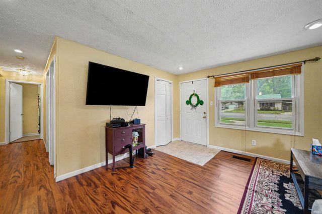 2422 N Main Street, Mishawaka, IN 46545