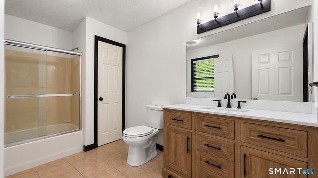 10 Quail Run, Bloomfield, CT 06002