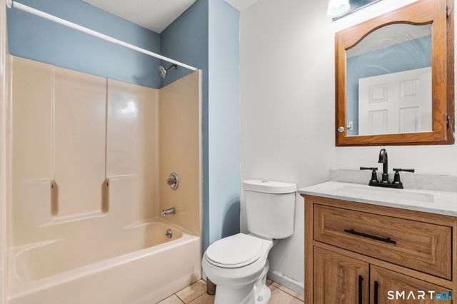 10 Quail Run, Bloomfield, CT 06002