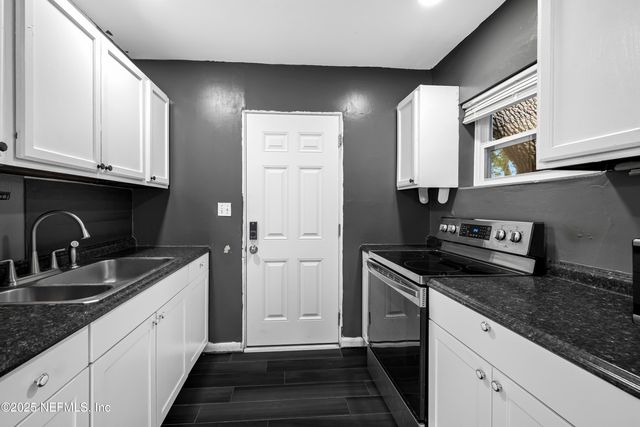 3933 ABBY Lane, Jacksonville, FL 32207