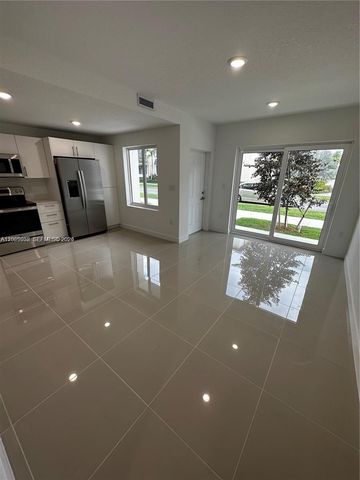 25778 SW 143rd Path 25778, Homestead, FL 33032