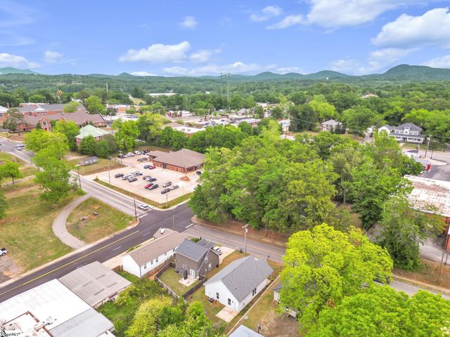 308 S Lewis Street, Pickens, SC 29671