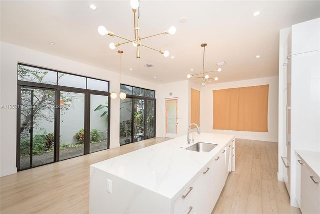 4454 NW 80th Avenue, Doral, FL 33166
