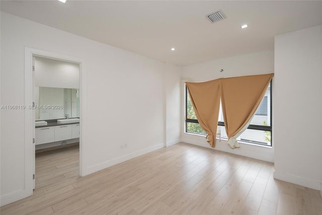 4454 NW 80th Avenue, Doral, FL 33166
