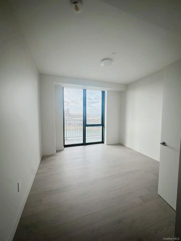 131-02A 40th Road 8H, Flushing, NY 11354