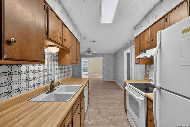 7538 OLD SPANISH TRL, Live Oak, TX 78233
