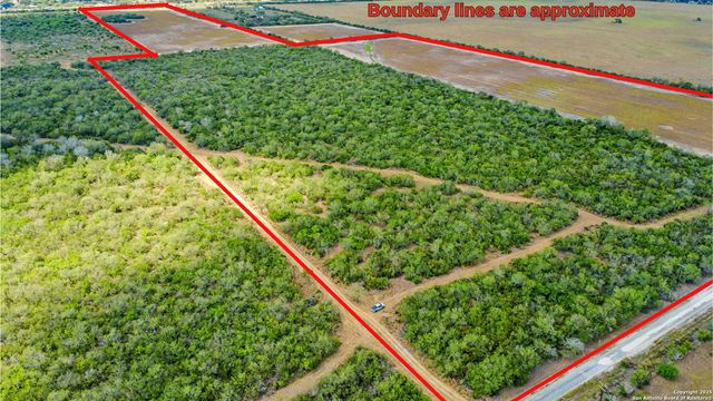 1121 County Road 481, Alice, TX 78332