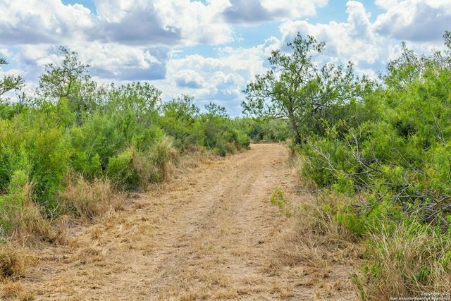 1121 County Road 481, Alice, TX 78332