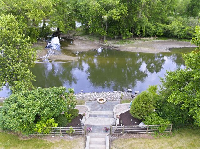 88 Riverwood Drive, Oswego, IL 60543