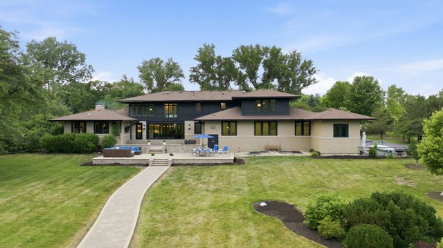 88 Riverwood Drive, Oswego, IL 60543